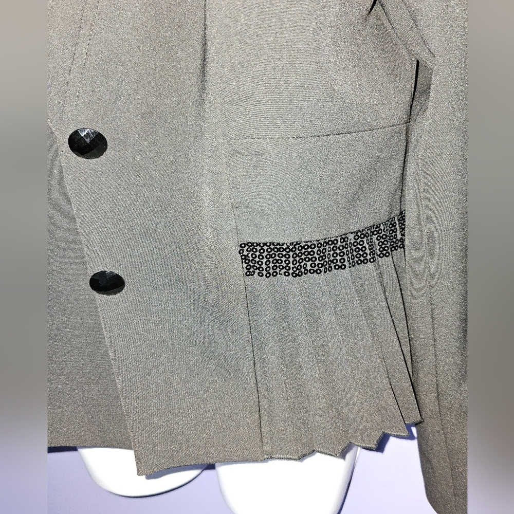 Black on black Venus blazer with pleated waist design - Picture 3 of 5